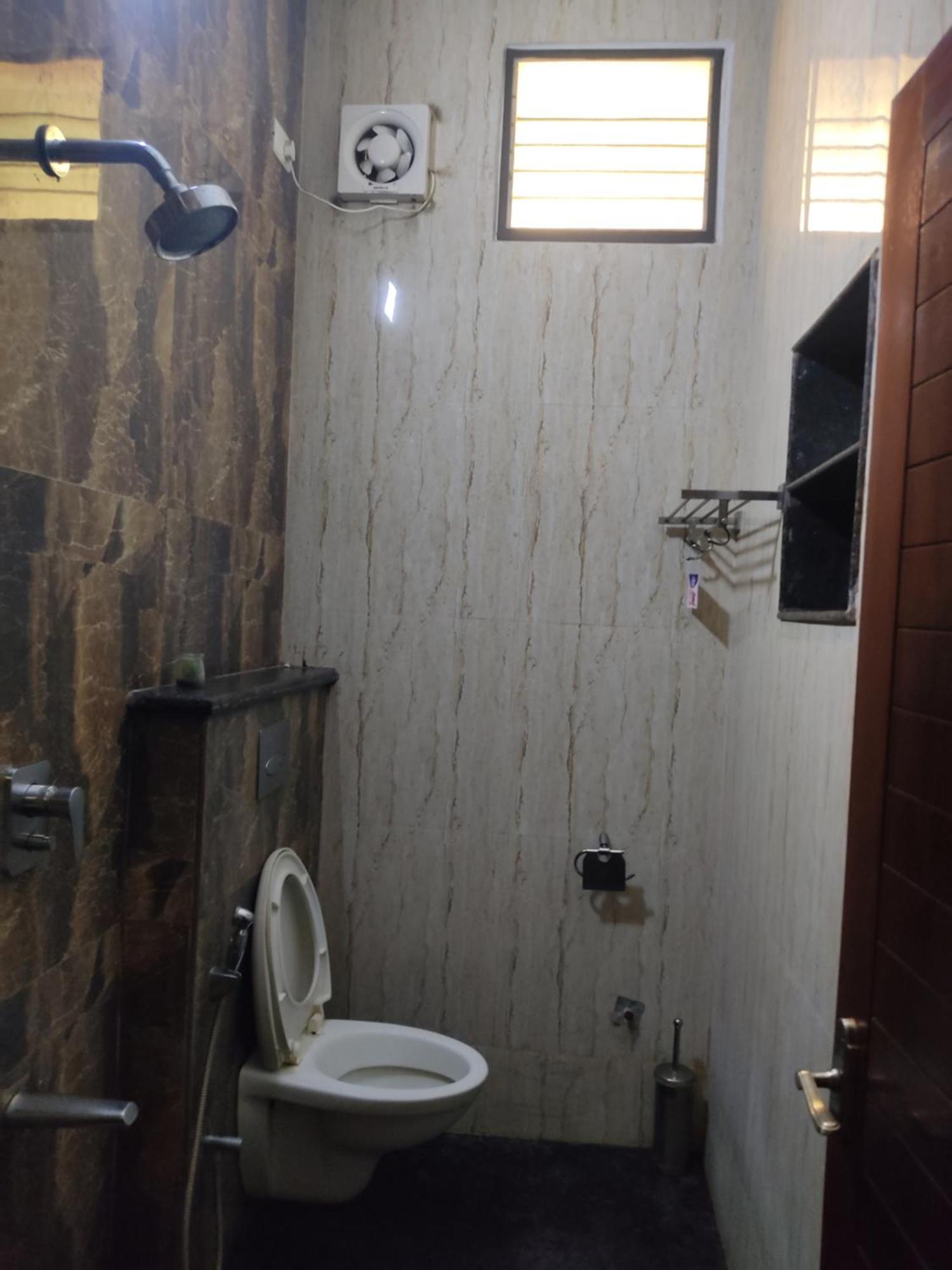 Iris Comfort Inn เชนไน ภายนอก รูปภาพ