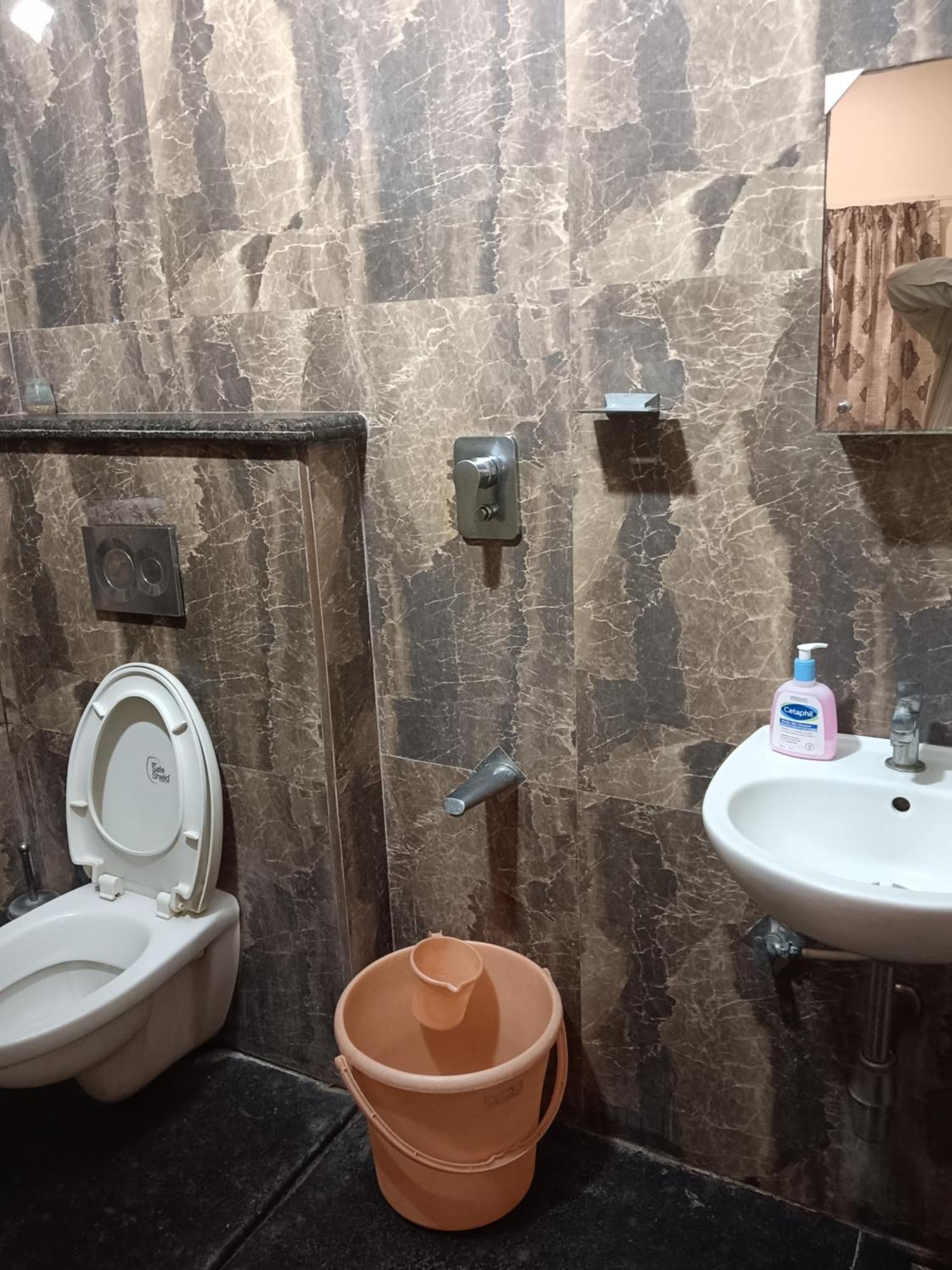 Iris Comfort Inn เชนไน ภายนอก รูปภาพ